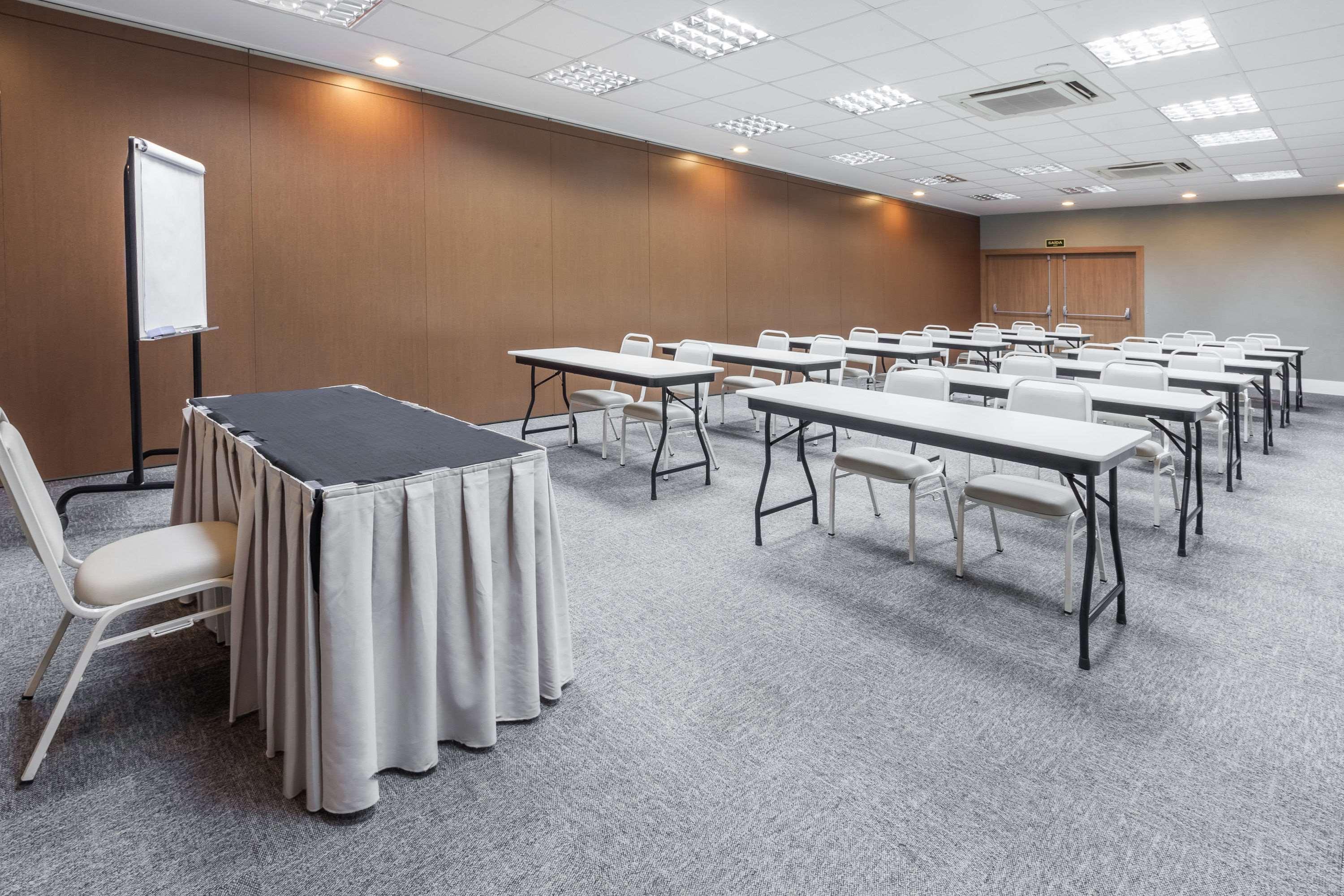 Days Inn By Wyndham Linhares Dış mekan fotoğraf
