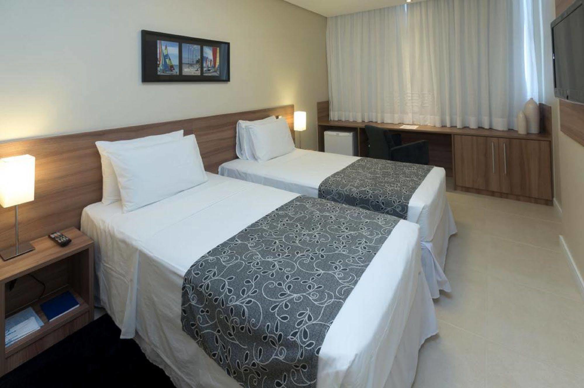 Days Inn By Wyndham Linhares Dış mekan fotoğraf